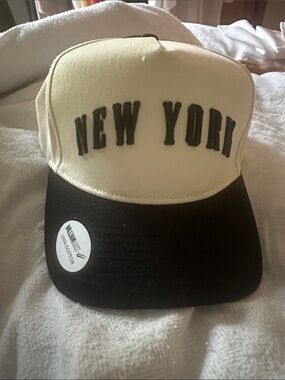 Cream and Black 'New York' Trucker Hat